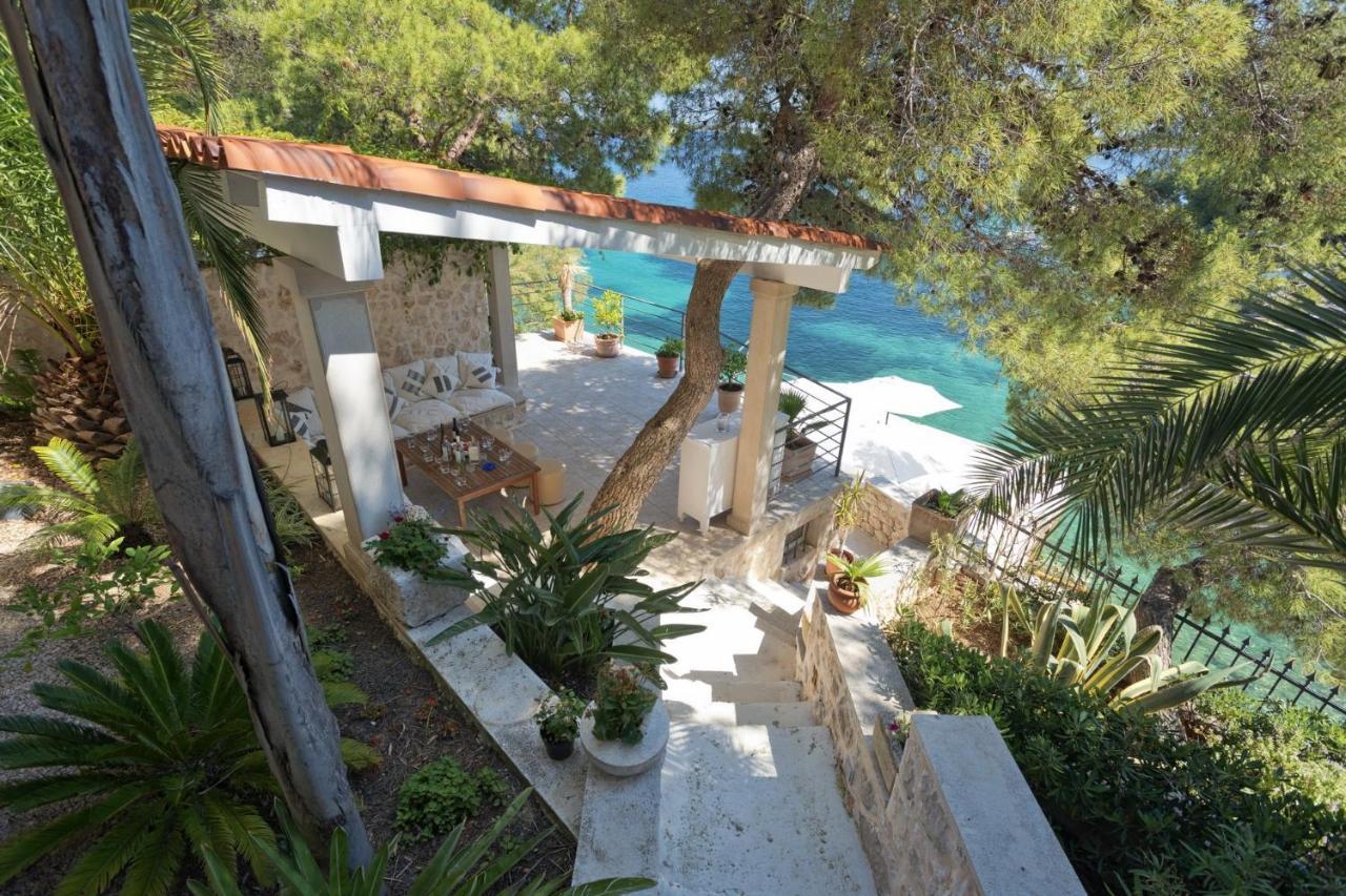 Sano Hvar Town